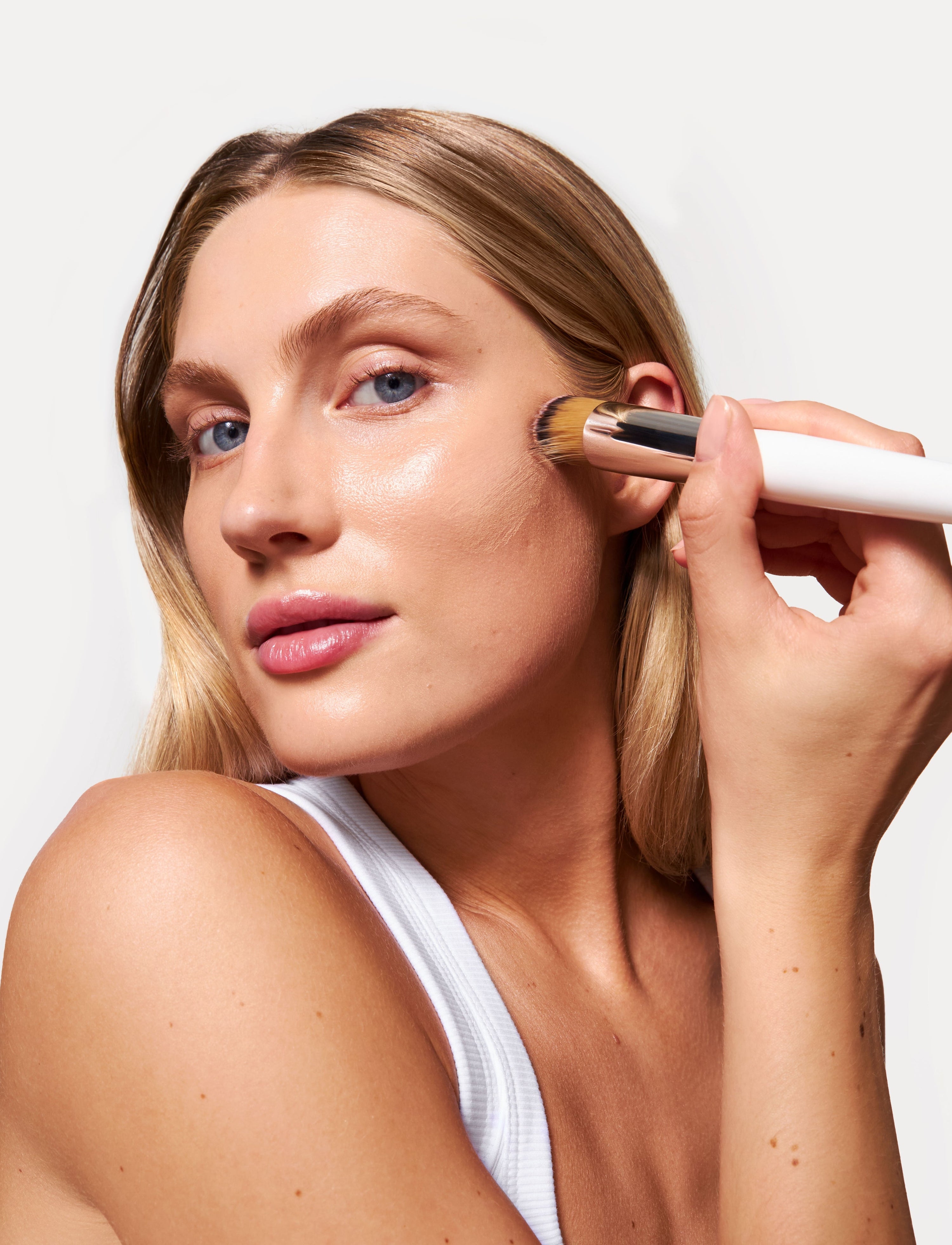 Holitint Skin Tint Serum — Light